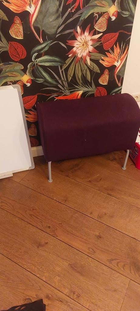 Aubergine kleurige hocker, Vierkant, Zo goed als nieuw, 50 tot 75 cm, 75 tot 100 cm