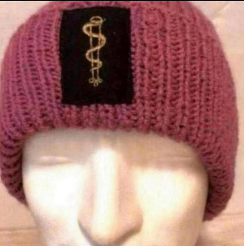 Hand-Gebreide Wintermuts  VERPLEEGKUNDIGE, Verzamelen, Militaria | Algemeen, Marine, Helm of Baret, Nederland, Verzenden