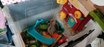 Toet Toet Baan, Brandweerkazerne & Autogarage beschikbaar voor biedingen