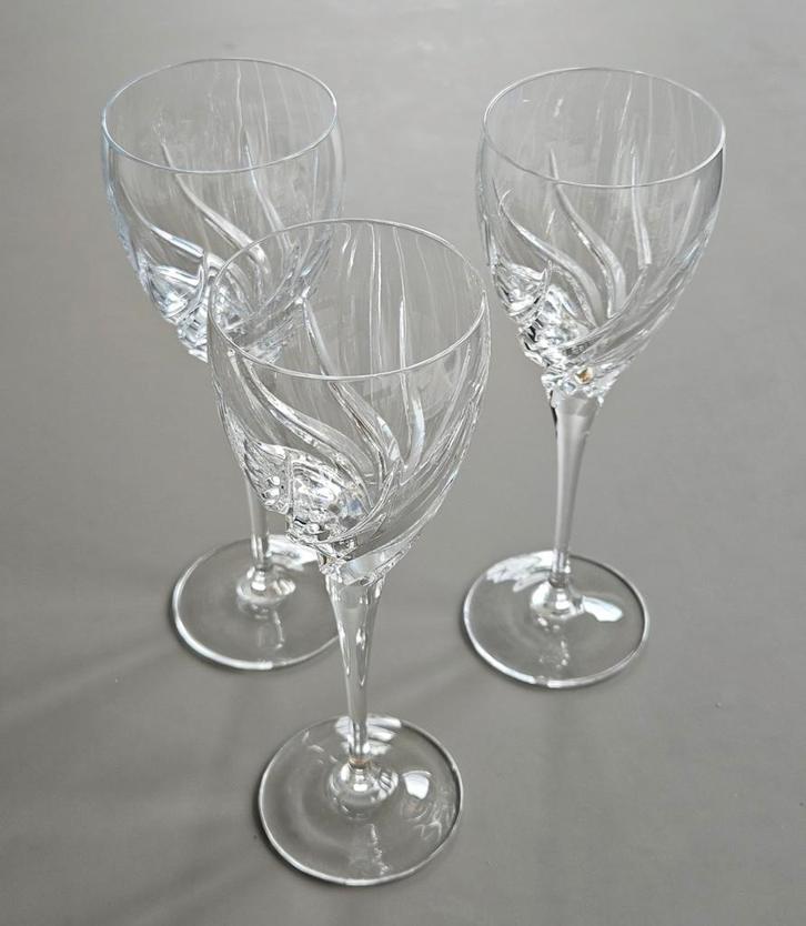 Drie kristallen witte wijnglazen Toscane, 20cm, Huis en Inrichting, Keuken | Servies, Zo goed als nieuw, Glas of Glazen, Overige stijlen