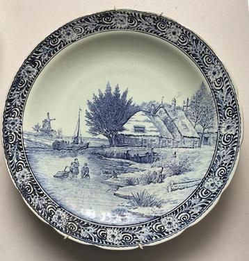 Delfts blauw wandbord met afbeelding van een Winters polder  beschikbaar voor biedingen