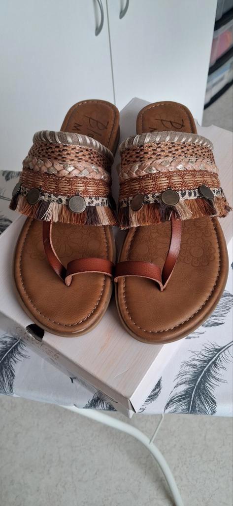 Slippers maat 40 Ibiza stijl 1x gedragen, Kleding | Dames, Schoenen, Zo goed als nieuw, Slippers, Bruin, Ophalen of Verzenden