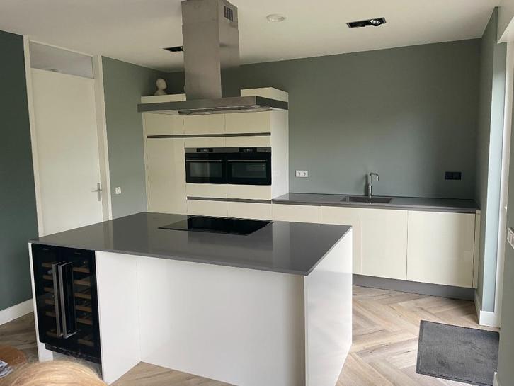 Complete keuken,incl kookeiland - wit met veel apparatuur, Huis en Inrichting, Keuken | Complete keukens, Gebruikt, Wit, Composiet