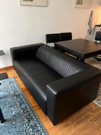 Strakke zwarte lederen bank - Tweepersoons, Huis en Inrichting, Banken | Bankstellen, Ophalen, 150 tot 200 cm, Tweepersoons, Zo goed als nieuw