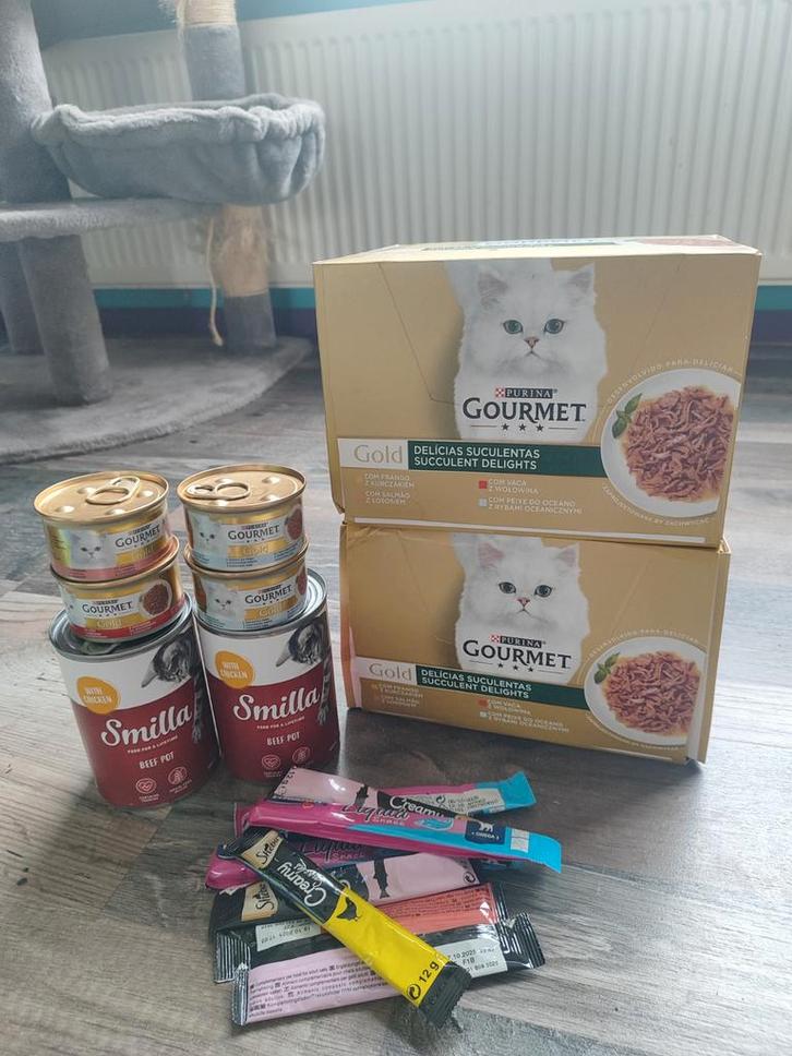 Veel kattenvoer blikjes natvoer kattenbak vulling brokken, Dieren en Toebehoren, Dierenvoeding, Kat, Ophalen