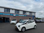 Toyota Aygo 1.0 VVT-i | X-Play 5-Drs | Airco | Carplay, Gebruikt, Euro 6, 4 stoelen, Wit