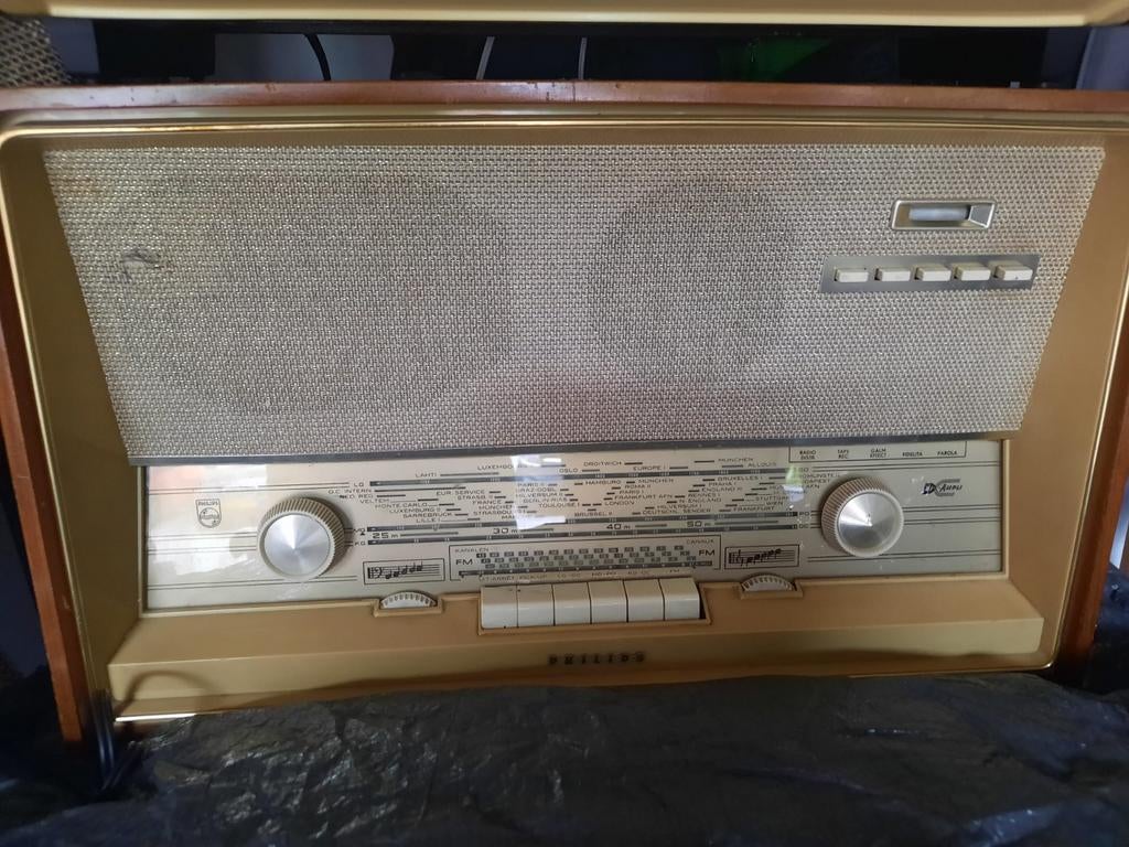Vintage buizenradio, Ophalen
