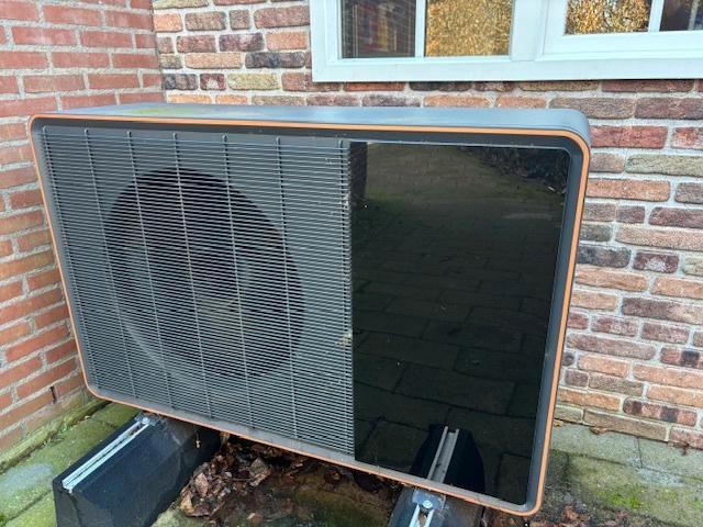 warmtepomp, Doe-het-zelf en Verbouw, Verwarming en Radiatoren, Gebruikt, Overige typen, 800 watt of meer, 80 cm of meer, 60 tot 150 cm