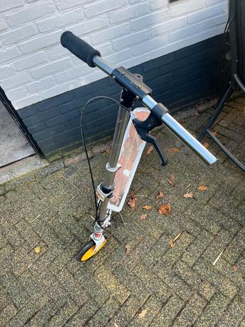Space Scooter wit beschikbaar voor biedingen