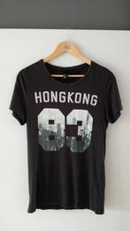 Hong Kong 83 H&M zwart wit shirt t-shirt katoen maat S small, Kleding | Heren, T-shirts, Zwart, Ophalen of Verzenden, H&M, Gedragen