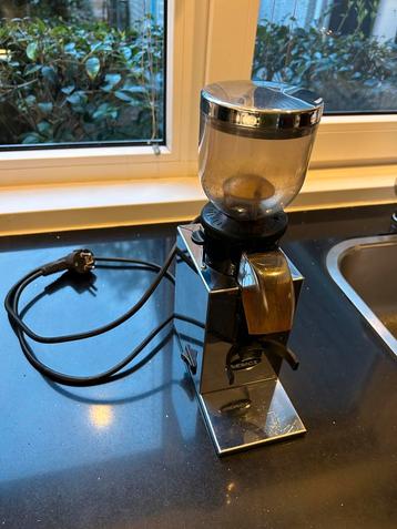Nemox cx Lux Koffiemolen beschikbaar voor biedingen