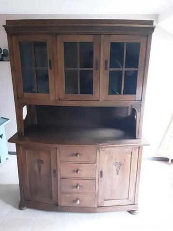 Buffet servieskast.  beschikbaar voor biedingen
