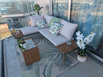 Tropisch vloerkleed beschikbaar voor biedingen