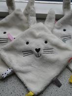 3 x Knuffeldoek labeldoek wit konijn van Hema met pieper, Ophalen of Verzenden, Zo goed als nieuw, Konijn