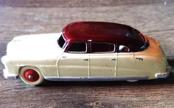 Dinky Toys Hudson Sedan, crème / bruinrood. beschikbaar voor biedingen