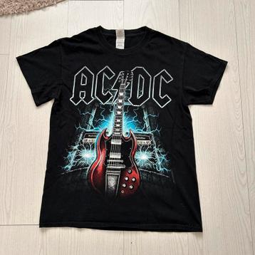 Prachtig ACDC zwart shirt AC DC maat S M voor een SOOTPRIJS! beschikbaar voor biedingen