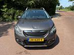 Peugeot 2008 1.2 PureTech Allure / Navi / Pano / Camera / NA, Voorwielaandrijving, Gebruikt, Euro 6, 23 km/l