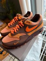 Nike Air Max 1 Kings Day Maat 42,5 - Nieuw!, Kleding | Heren, Schoenen, Ophalen of Verzenden, Nieuw, Sneakers of Gympen