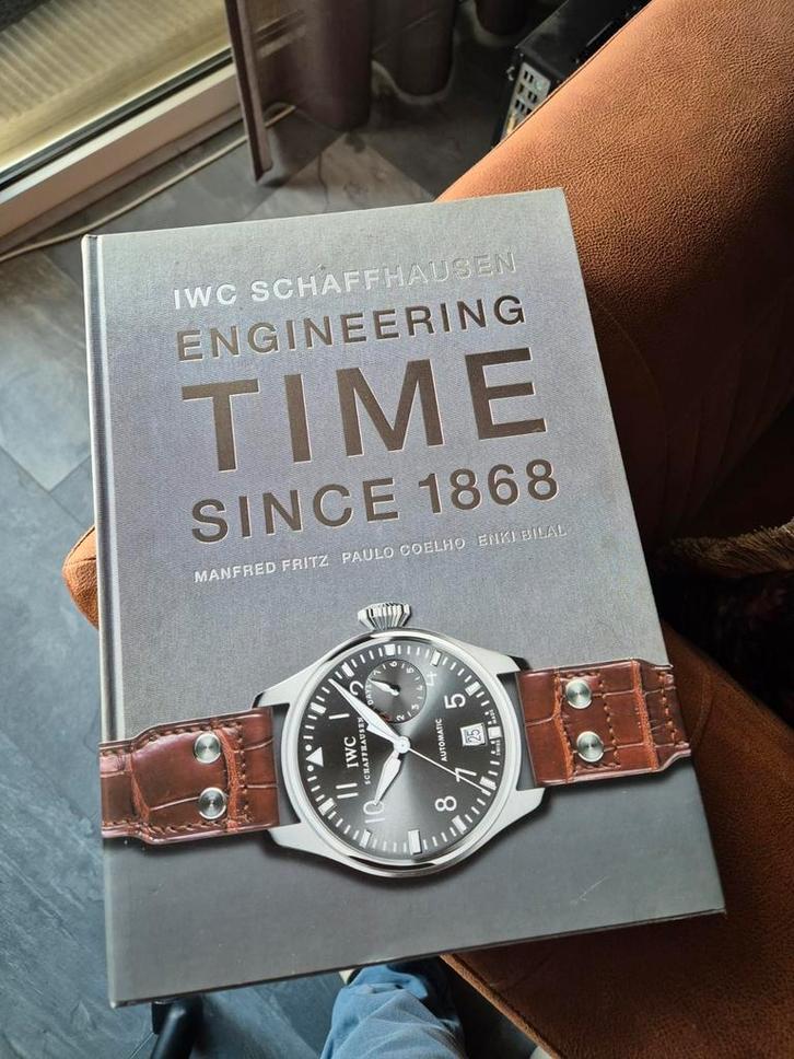 IWC Schaffhausen Engineering Time boek, Boeken, Techniek, Zo goed als nieuw, Overige onderwerpen, Ophalen of Verzenden