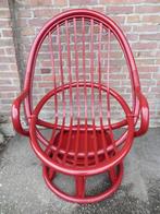 Bordeauxrode vintage rotan stoel / fauteuil. Retro troon, Huis en Inrichting, Ophalen, Gebruikt, Minder dan 75 cm, Vintage
