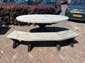 Douglas Houten tuintafels beschikbaar voor biedingen