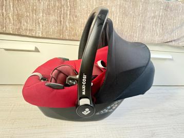 Maxi-Cosi Tinca i-Size 0–13 kg + FamilyFix 2 base  beschikbaar voor biedingen