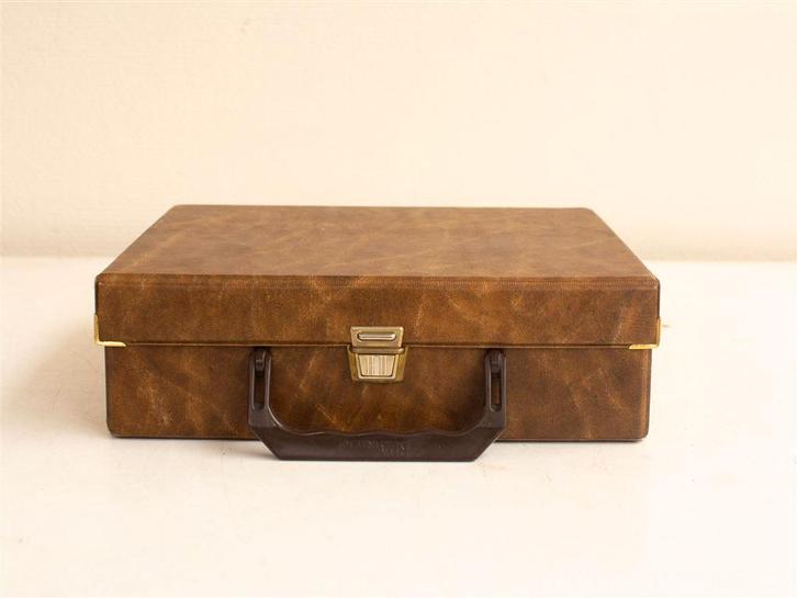 koffertje voor cassettebandjes 29020, Verzamelen, Blikken, Gebruikt, Koek(jes), Ophalen of Verzenden