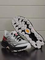 Hoka speedgoat 5, Wit, Nieuw, Ophalen of Verzenden, Wandelschoenen of Bergschoenen