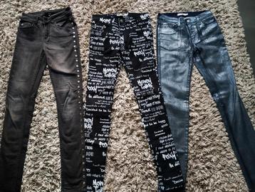 3x Skinny broek van Nikkie beschikbaar voor biedingen