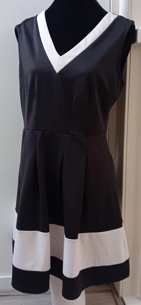 jurk,maat 42/44,Tissaia,zwart,wit,feest,chic,sportief, Kleding | Dames, Jurken, Zo goed als nieuw, Maat 42/44 (L), Zwart, Boven de knie