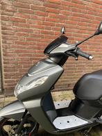 Peugeot Kisbee RS scooter, Fietsen en Brommers, Scooters | Peugeot, Ophalen, Overige modellen, Zo goed als nieuw, Benzine