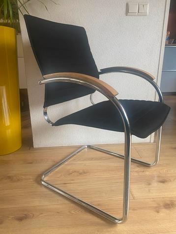 Thonet S74 design eetkamerstoelen beschikbaar voor biedingen