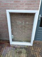 3 mooie witte houten raamkozijnen met veiligheidsglas., Doe-het-zelf en Verbouw, Kozijnen en Schuifpuien, Raamkozijn, Zo goed als nieuw