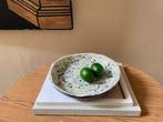 BLUE COSMIC Dots Klei Slab Built Ronde Fruitschaal Wabi Sabi, Ophalen of Verzenden, Gebruikt