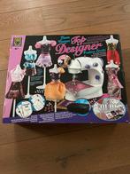 Kleine naaimachine met accessoires, Ophalen, Gebruikt, Jongen of Meisje