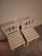 2 witte stoeltjes kunnen verfje gebruiken, Tuin en Terras, Terrasdelen en Vlonders, Ophalen, Gebruikt, Kunststof