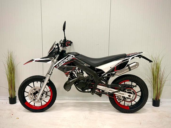 Derbi DRD Xtreme SM 2018 (Leovince uitlaat), Fietsen en Brommers, Brommers | Derbi, Gebruikt, Maximaal 45 km/u, Ophalen