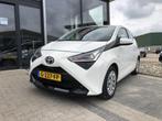 Toyota Aygo 1.0VVT-i X-PLAY : APPCARPL/P-CAM/LED/S&S/ MEDIA/, Voorwielaandrijving, Stof, Gebruikt, Euro 6