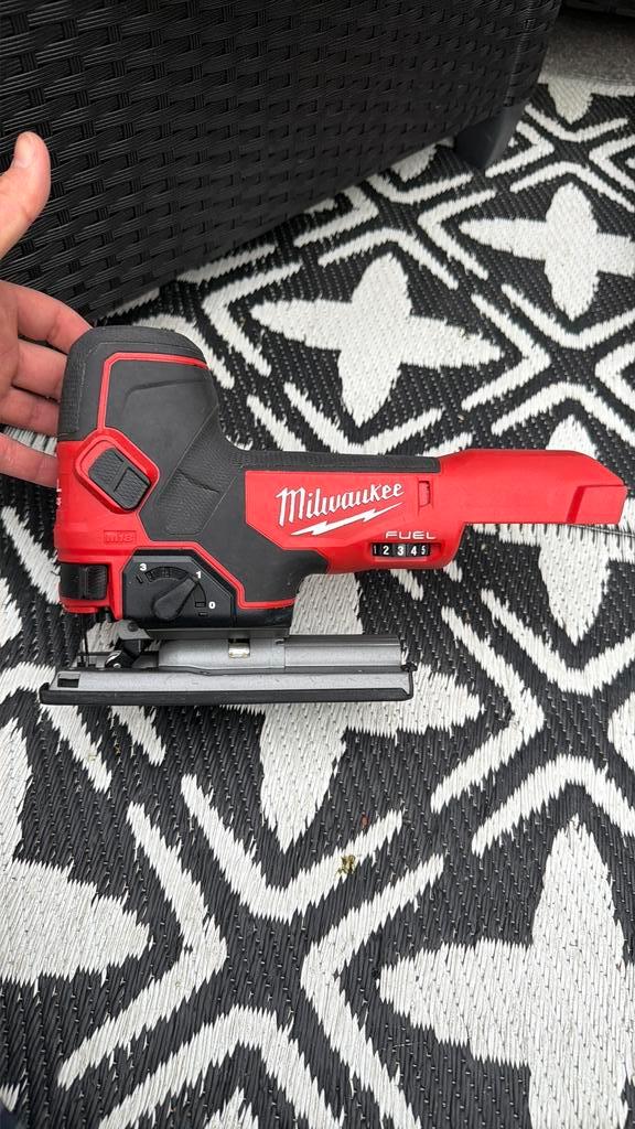 MILWAUKEE M18 FBJS-0X FUEL accu-decoupeerzaag, Doe-het-zelf en Verbouw, Gereedschap | Handgereedschap, Zo goed als nieuw, Ophalen of Verzenden