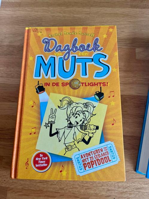 Rachel Renée Russell - In de spotlights!, Boeken, Kinderboeken | Jeugd | 10 tot 12 jaar, Zo goed als nieuw, Ophalen of Verzenden