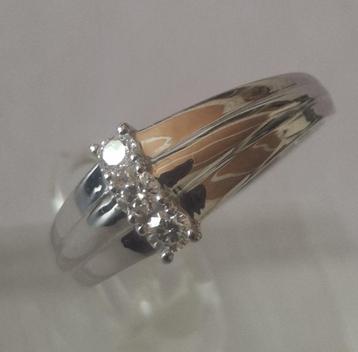 Witgouden  ring met 3 grote briljanten beschikbaar voor biedingen