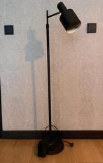 TE KOOP! 2x Vloerlamp Nordin zwart Karwei, Huis en Inrichting, Lampen | Vloerlampen, Ophalen, Modern, industrieel, 100 tot 150 cm