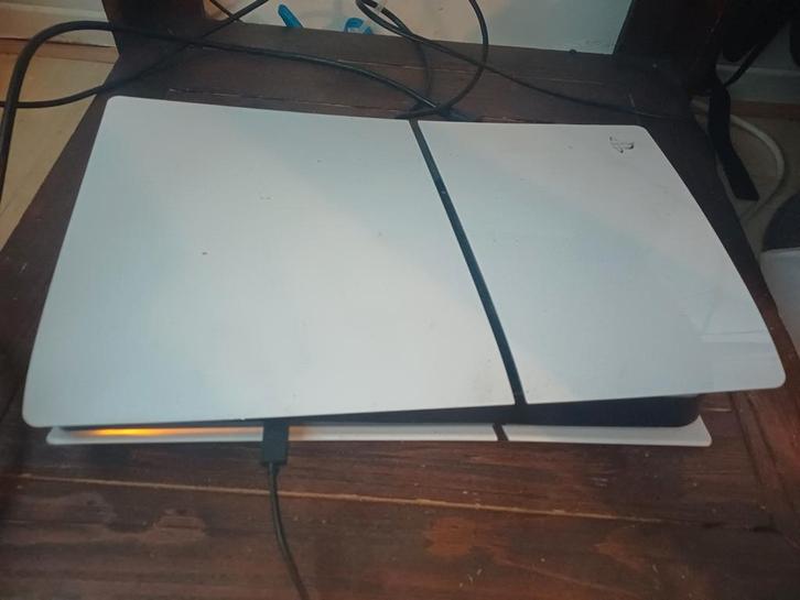 Ps5 Digital Slim Edition + 2 controllers, Spelcomputers en Games, Spelcomputers | Sony PlayStation 5, Zo goed als nieuw, Playstation 5 Digital