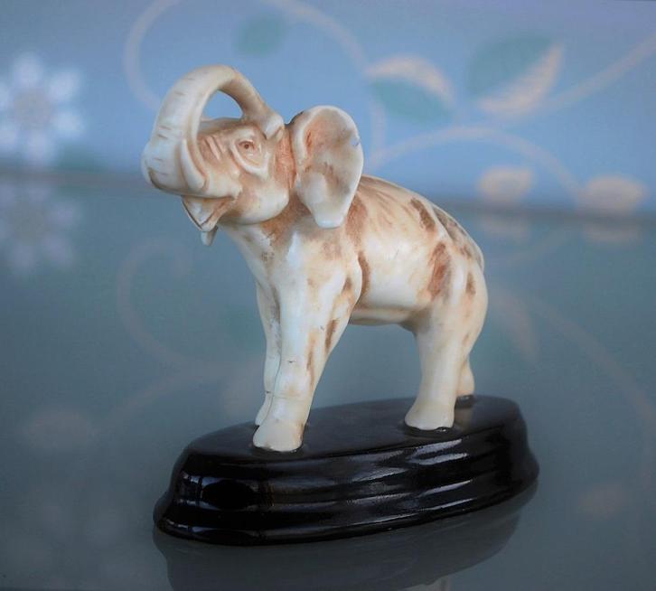 Art Deco Olifant 1929-1940 Beeld van Royal Dux Zeldzaam stuk, Antiek en Kunst, Curiosa en Brocante, Ophalen of Verzenden