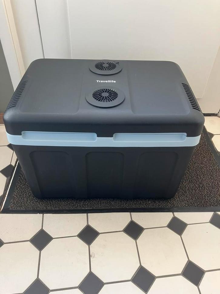 Nieuwe Travellife TL45 electrische koelbox 12v 220v antra., Caravans en Kamperen, Koelboxen, Nieuw, Koelbox, Elektrisch, Ophalen of Verzenden