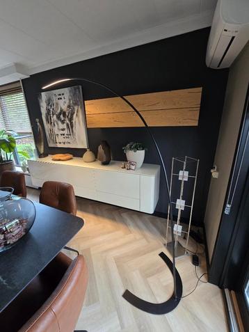 Stijlvolle vloerlamp beschikbaar voor biedingen