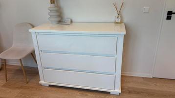 witte ladekast / commode