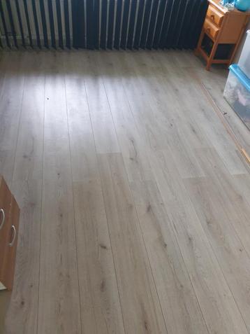 Laminaatvloer - 30m2 beschikbaar voor biedingen