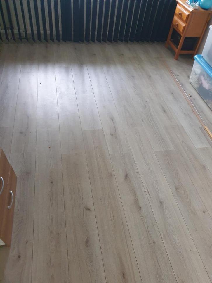 Laminaatvloer - 30m2, Doe-het-zelf en Verbouw, Vloerdelen en Plavuizen, Gebruikt, Laminaat, Kunststof, 50 tot 150 cm, 10 tot 30 cm