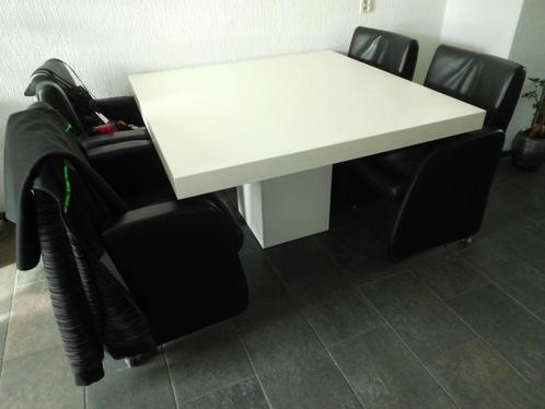 Zo goed als nieuw Vierkante tafel Wit 130 x 130 cm x 0.78cm, Huis en Inrichting, Tafels | Eettafels, Gebruikt, 100 tot 150 cm